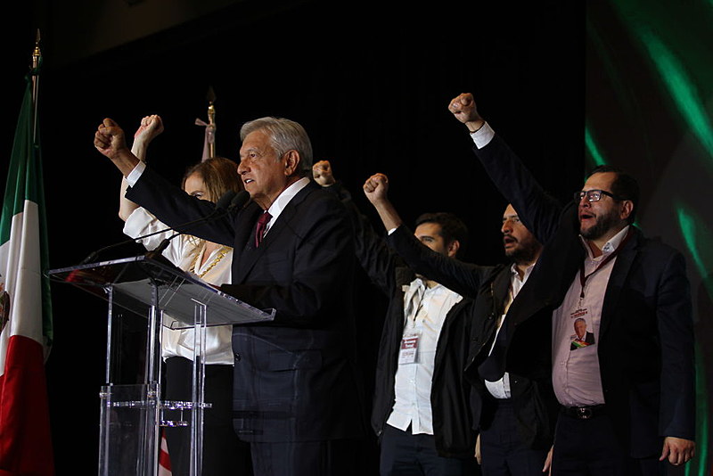 Novo presidente mexicano afirma que governará para todas as classes sociais, mas que o povo terá prioridade