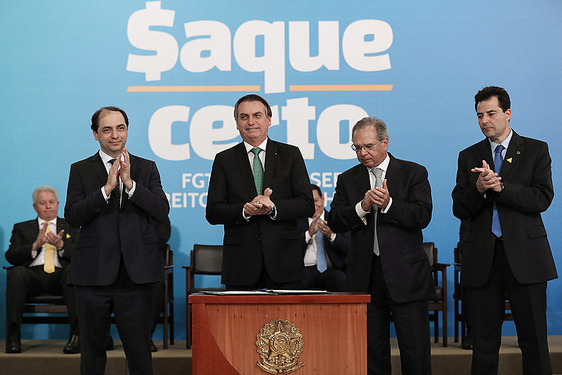 Bolsonaro aumenta sua dependência de Guedes, analisa o jornalista Thomas Traumann