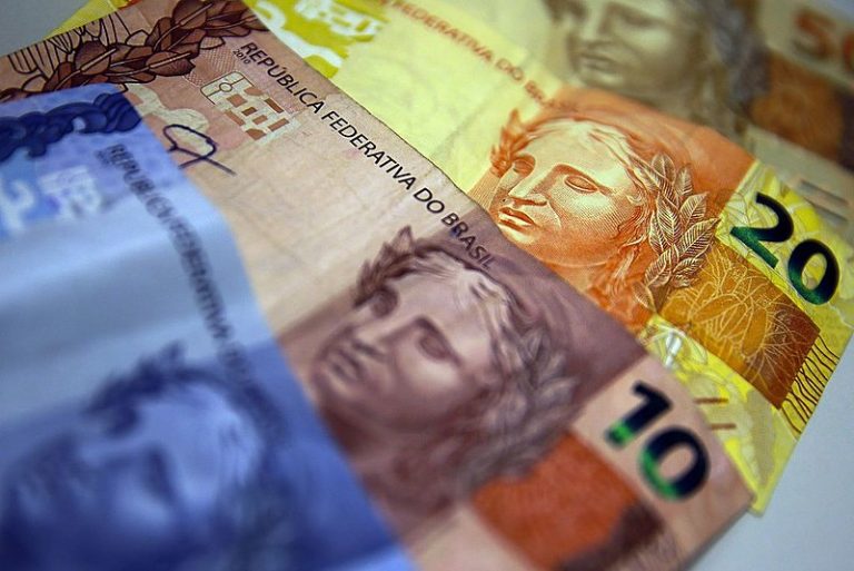 Entenda o que é carga tributária e porque reproduz desigualdades no Brasil