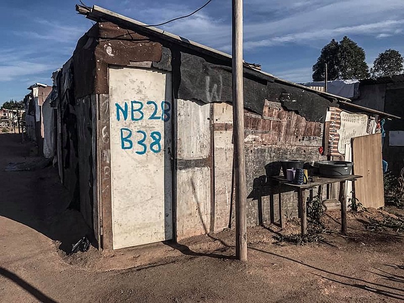 Registro da casa onde vivia o pedreiro de 72 anos, no acampamento Marielle Franco. Luis tinha seis filhos