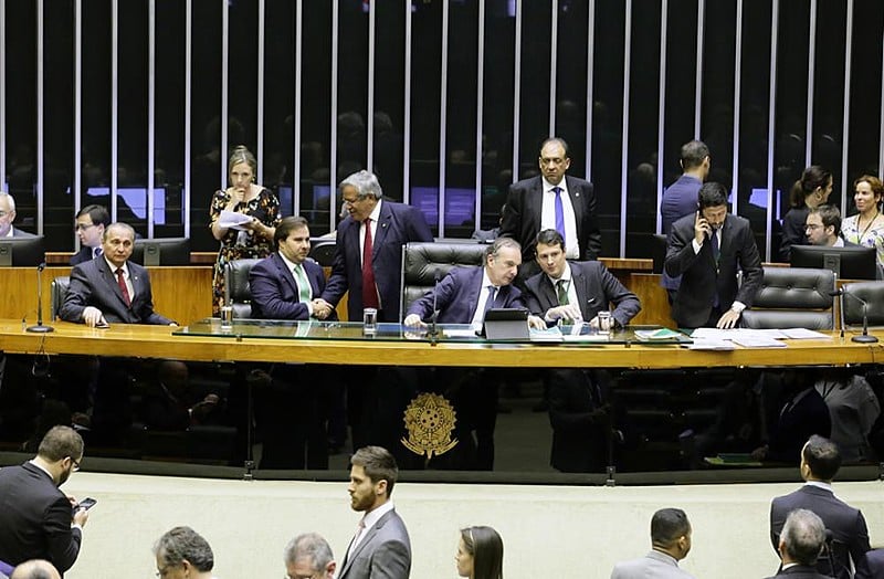 Plenário da Câmara dos Deputados durante sessão extraordinária desta terça-feira (4)