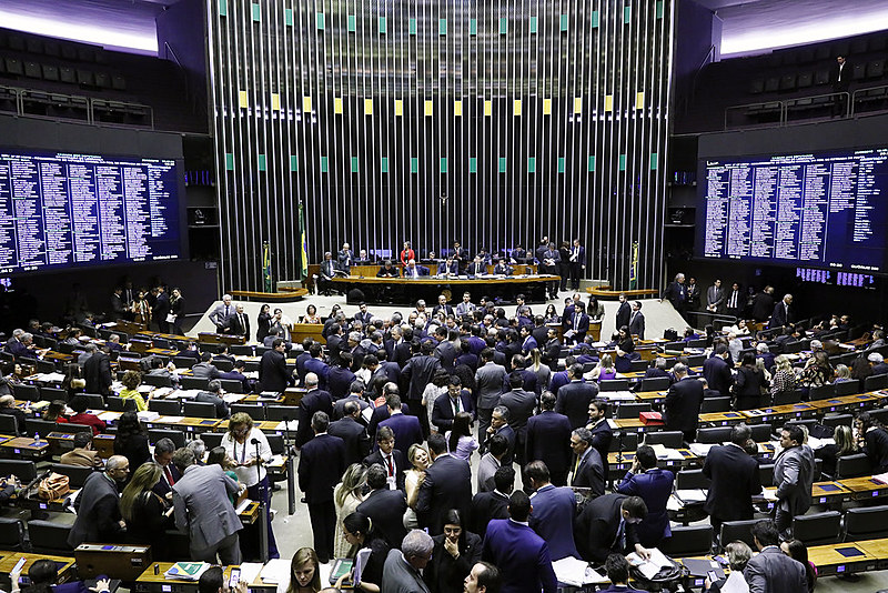 Programa de revisão é o ponto central da medida que traz um pacote de restrições