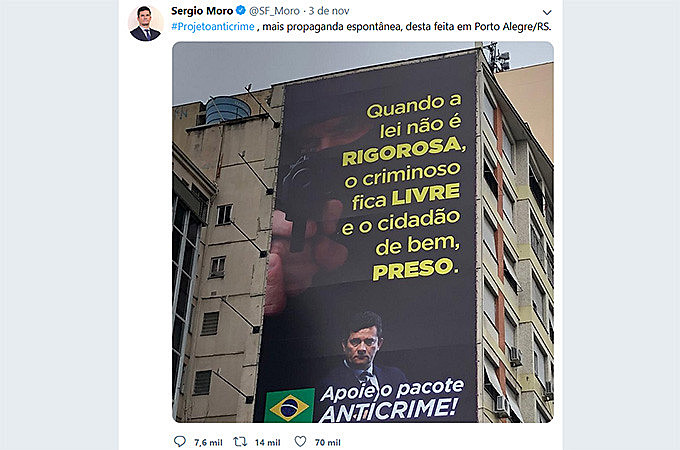 Sergio Moro compartilhou foto de outdoor em Porto Alegre no dia 3 de novembro