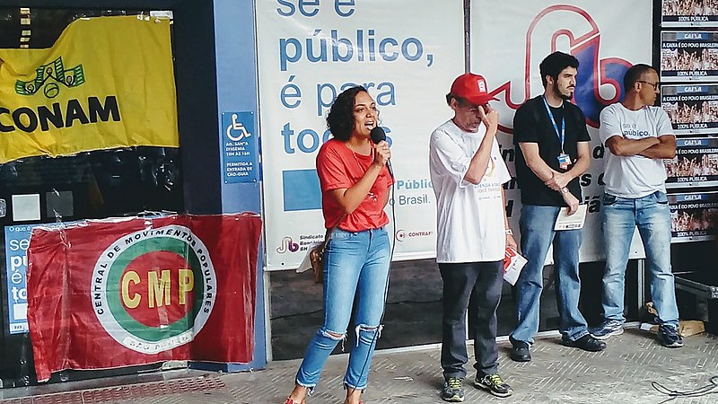 Em Belo Horizonte, um ato foi realizado nesta quarta (8) em frente à agência da Caixa Econômica Federal da Rua Maranhão, na área hospitalar