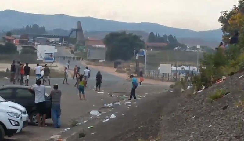 "Ajudas humanitárias" transformaram a fronteira em um campo de batalha