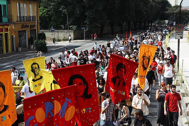Desfile do bloco nas ruas no ano passado