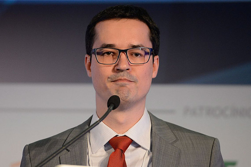 Procurador da Lava Jato, Deltan Dallagnol, fez pressão para busca e apreensão contra coordenador da campanha de Fernando Haddad (PT)