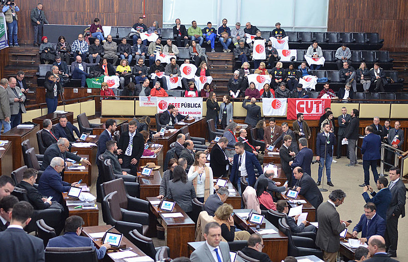 Projetos foram aprovados por ampla maioria na AL-RS