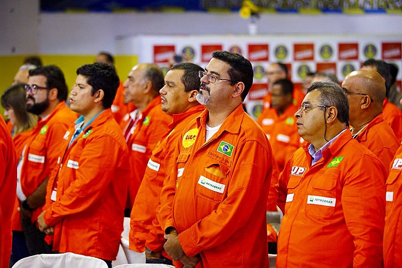 Trabalhadores da indústria do petróleo sofrem com a falta de empregos no Estado