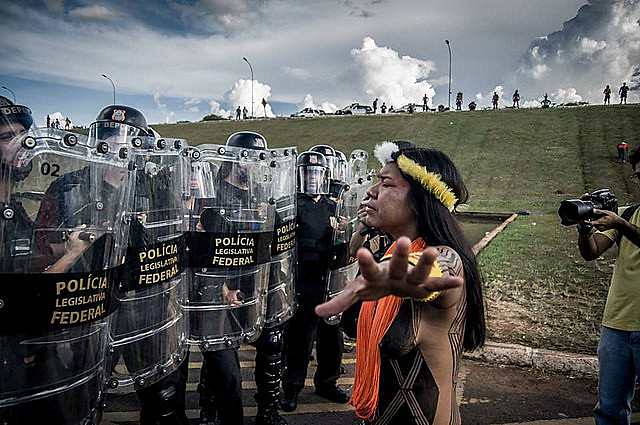 Indígenas en Brasilia piden demarcación de tierras
