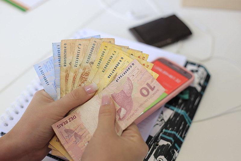 O atendimento acontece de segunda-feira a sexta-feira, de 8h às 17h, na sede da CDL de Fortaleza (Rua 25 de Março, 882, Centro)