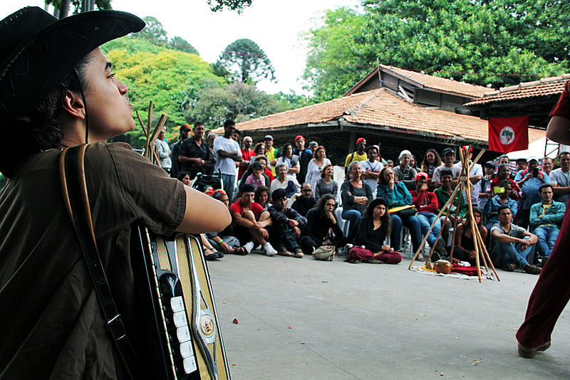 Evento cultural durante a 1ª Feira Estadual da Reforma Agrária