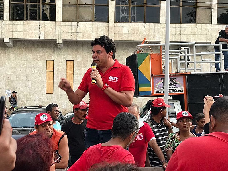 Carlos destaca os preparativos em Pernambuco para a greve nacional e os atos políticos