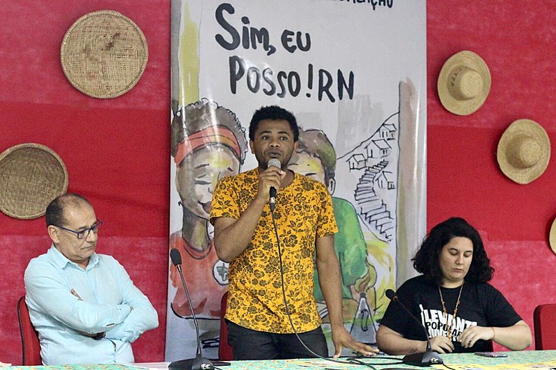 Mesa de lançamento contou com autoridades políticas e movimentos sociais