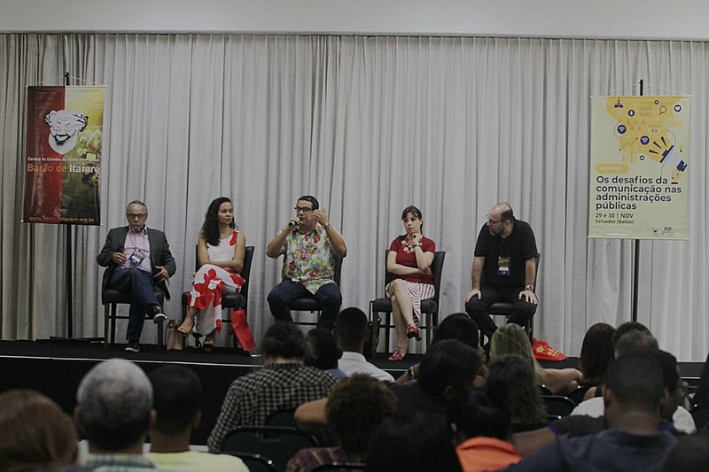 Da esquerda para a direita: Carlos Tibúrcio, Nina Santos, Miguel do Rosário, Renata Mielli e Leandro Fortes
