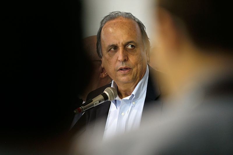 Pezão supostamente teria recebido ilicitamente pagamentos da empreiteira Odebrecht