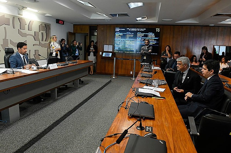 Após leitura do parecer, não houve indicações de oposição ao PLC 34