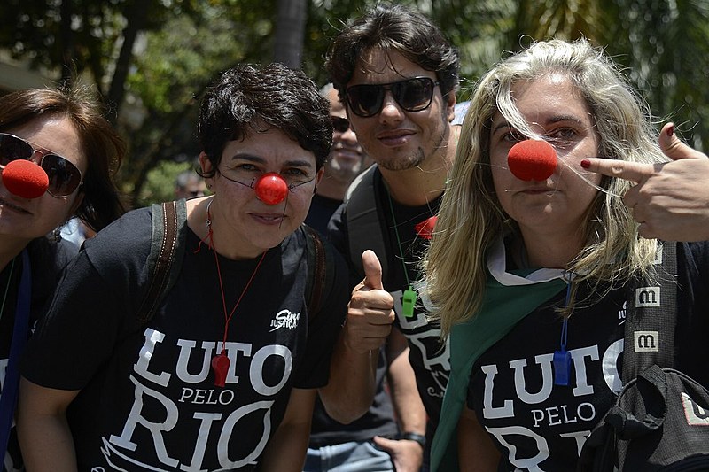 Servidores públicos estaduais protestam em frente à Assembléia Legislativa do Rio de Janeiro (ALERJ),  22 de novembro de 2016