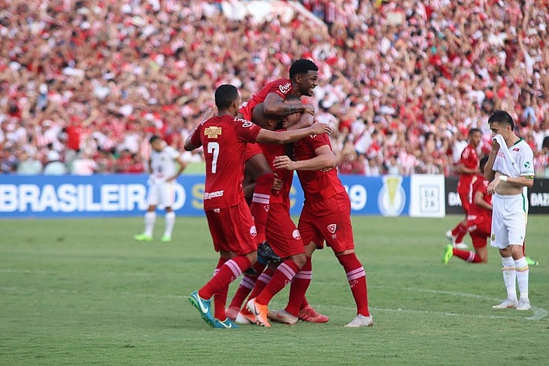 O fato é que o Náutico, com méritos, construiu, dentro de campo, uma vitória com a boa vantagem de 2 (dois) gols de diferença