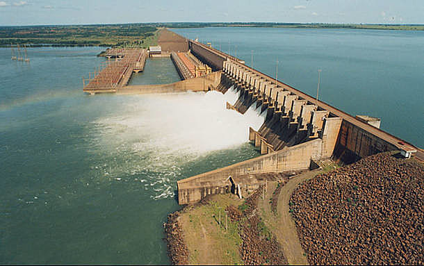 Quando um estado privatiza uma distribuidora de água, uma geradora de energia elétrica, ele está expropriando a comunidade
