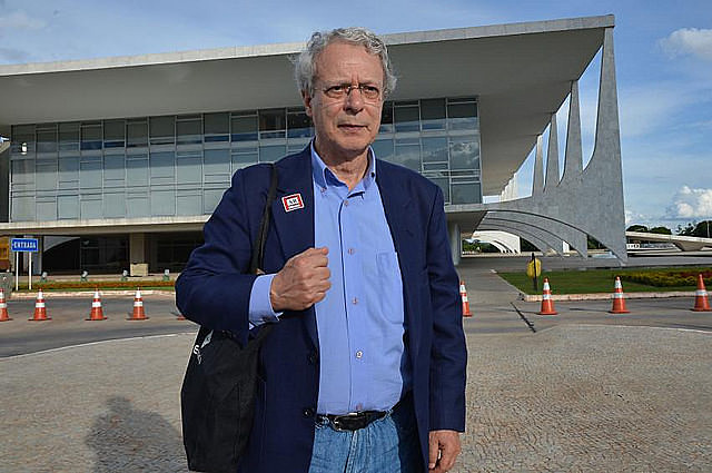Para Frei Betto, los gobiernos progresistas de la region erraron en no politizar al pueblo