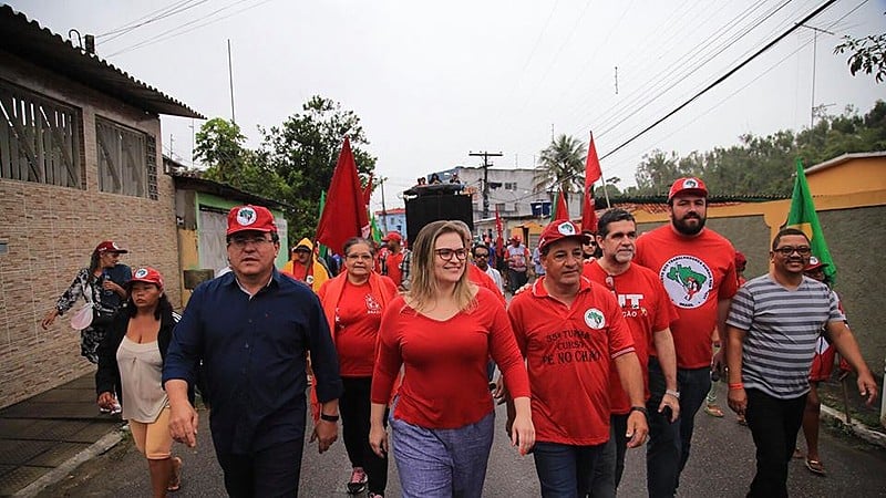 Pré-candidata aparece nas pesquisas empatada com o governador Paulo Camara
