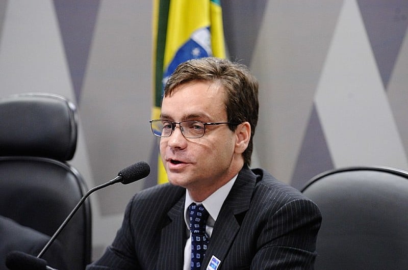 Rocha  advoga para o próprio PMDB e outras figuras do partido, como Henrique Alves e o próprio Temer