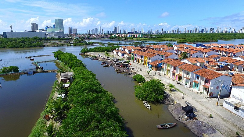 A Ilha é uma comunidade de pescadores que habitam o lugar há cerca de 60 anos