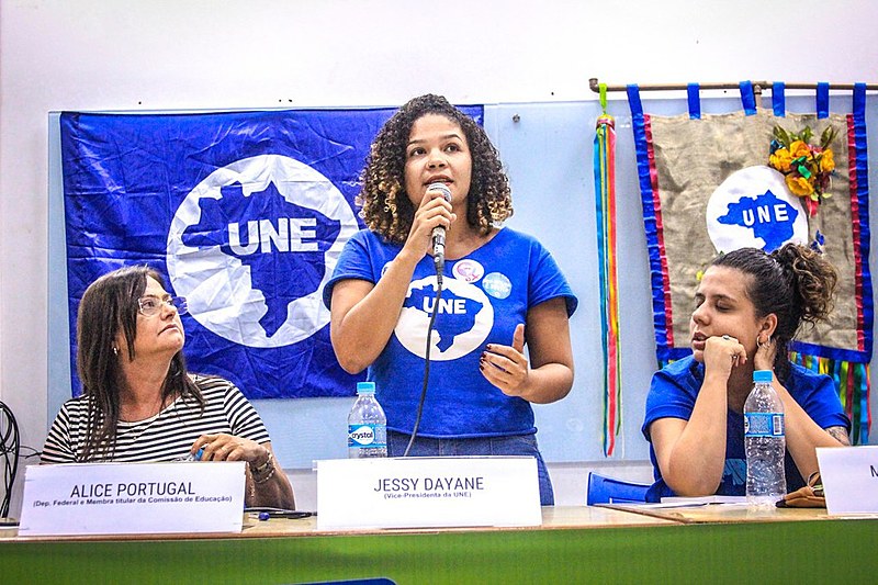 Jessy Dayane, vice-presidente da entidade, na passagem da UNE Volante pela UFBA