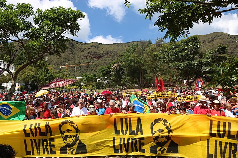 Coletivo Alvorada durante ato ''Coral mil vozes por Lula Livre''