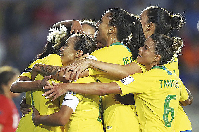 "Essa copa está sendo revolucionária", diz Silvana, que celebra o fato da mídia finalmente perceber que o futebol de mulheres existe no país