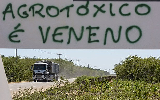A lista inclui o 2,4-D, um dos elementos da arma química utilizada durante a Guerra do Vietnã que ficou conhecida como agente laranja