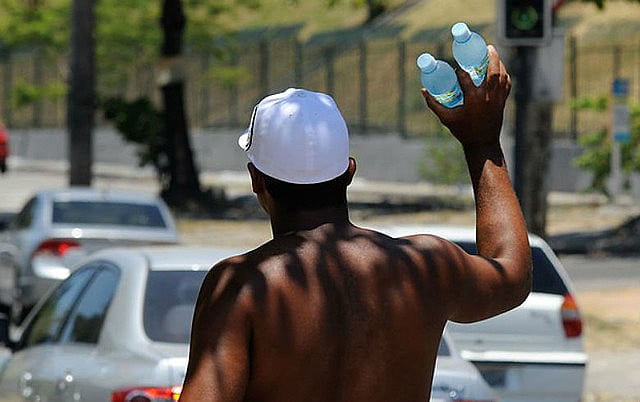 Aumento dos postos de trabalho não deu respostas à um grande número de pessoas que anseiam por uma oferta de emprego
