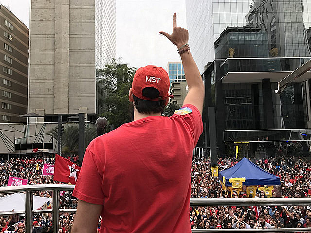 Lula envió una carta a sus partidarios presentes en el festival por su libertad, leída por su nieto Thiago Trindade