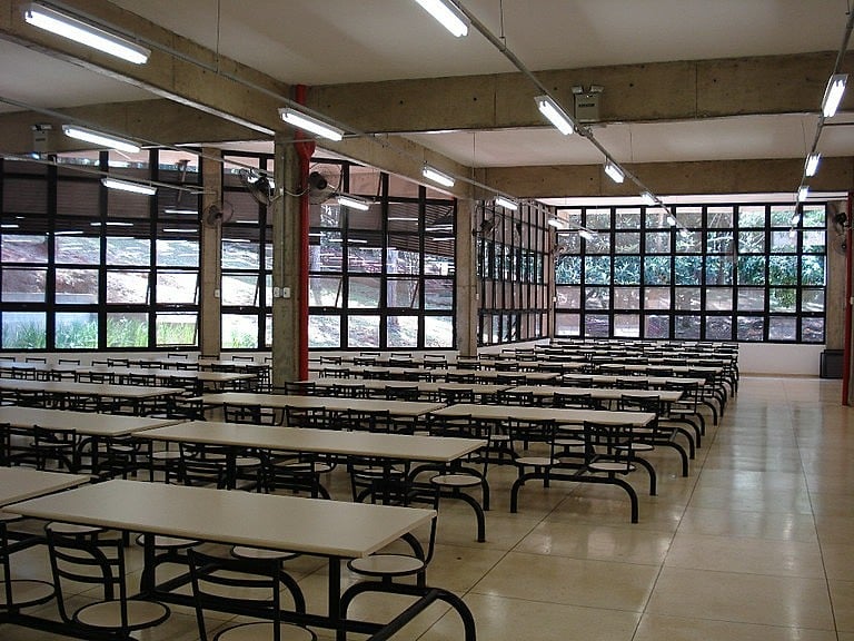 Os estudantes reivindicaram diálogo, após o aumento de 122% no preço das refeições do Restaurante Universitário