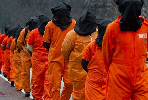 Cena do documentário "Caminho para Guantánamo", que traz denúncias de torturas contra presos