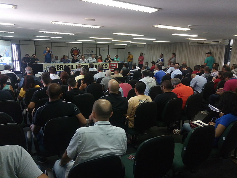 Metalúrgicos insatisfeitos com as propostas da montadora se reuniram no Palácio dos Trabalhadores, em São Paulo (SP)