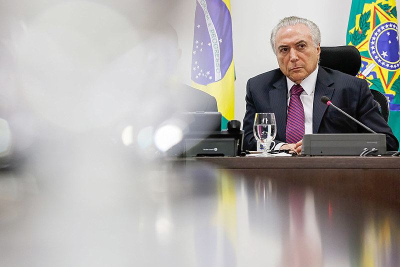 "Ele não quer ser apenas o pior presidente dos nossos tempos. Sua ambição não tem limites"