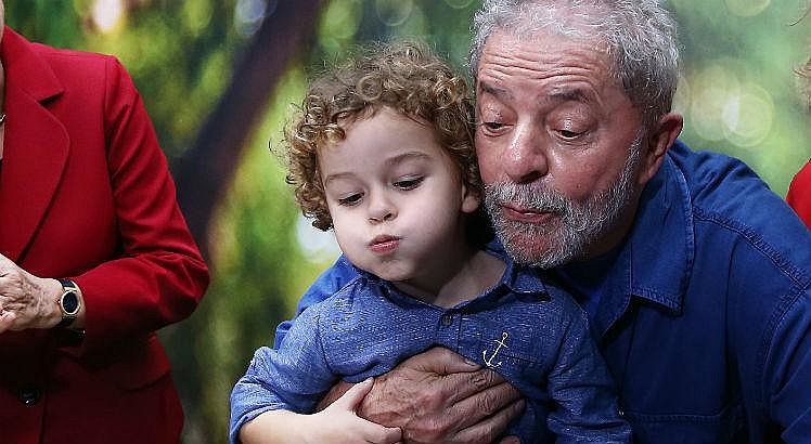 Arthur Lula, neto do ex-presidente, faleceu nesta sexta-feira (1) vítima de uma meningite meningocócica