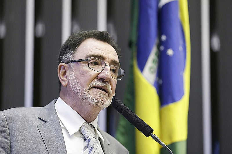 Patrus: "Setor elétrico e de petróleo não deveriam ser privatizados"