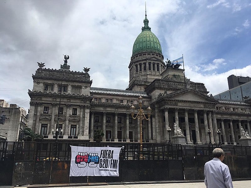 Governo anunciou a suspensão de quase a totalidade do transporte público e o fechamento de diversas vias da região central de Buenos Aires