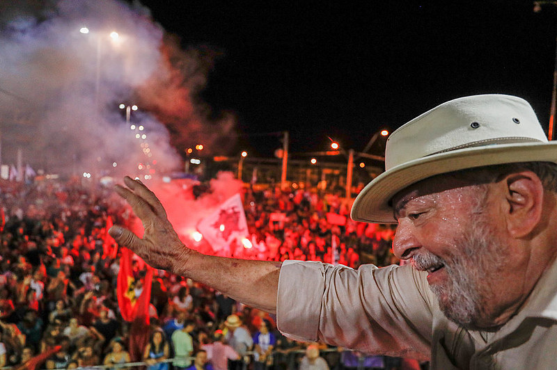 "Faz parte do golpe manter a maior liderança popular e único candidato com mais de 30% em todas as pesquisas encarcerado"