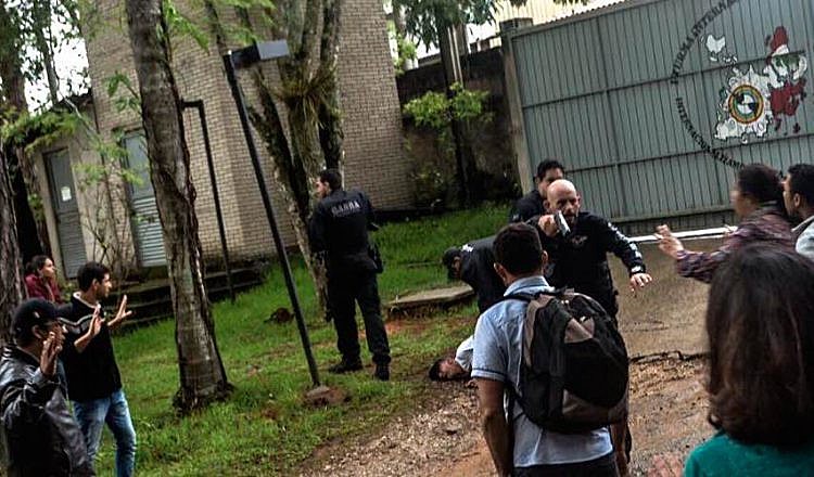 A invasão por policiais na Escola Nacional Florestan Fernandes (ENFF) também é citado pelo Comitê de Direitos Humanos no dossiê