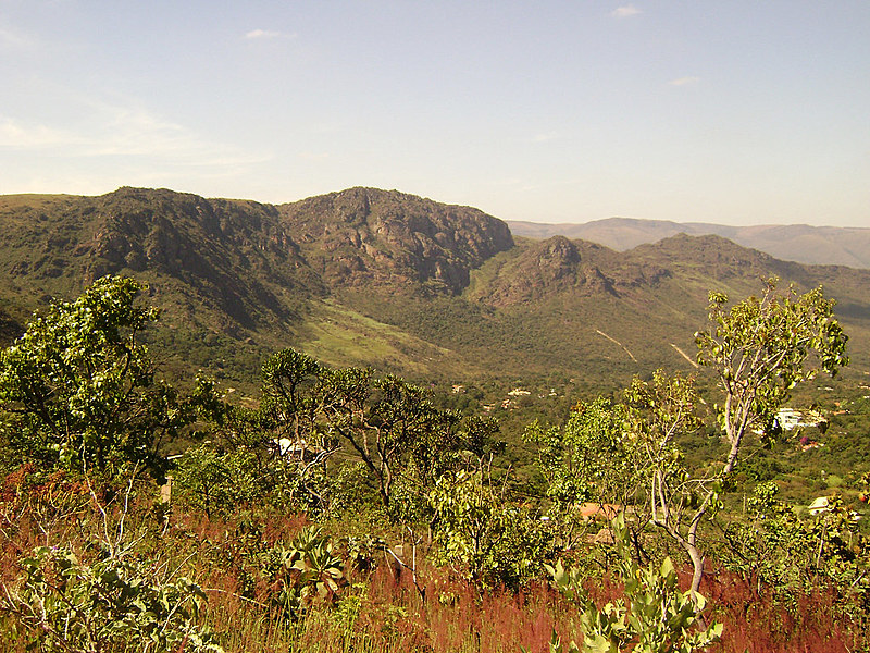 O Parque Estadual da Serra do Rola Moça está situado entre as cidades de Belo Horizonte, Nova Lima, Ibirité e Brumadinho