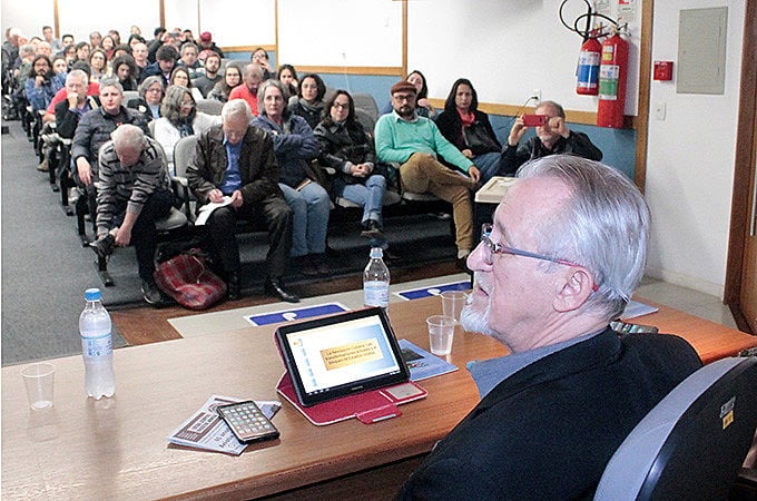 Além da atual situação de Cuba, evento debateu a excelência da saúde cubana e o desmonte do Mais Médicos no Brasil