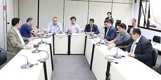 Vereadores pedem retirada de projeto que prevê divisão da empresa