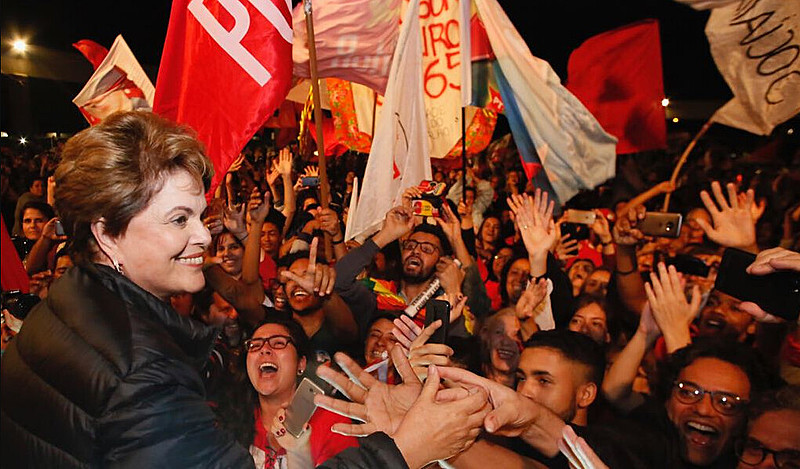 "Você pode ter várias dores, mas tem uma dor que é insuportável: a dor da injustiça", discursou a ex-presidenta Dilma