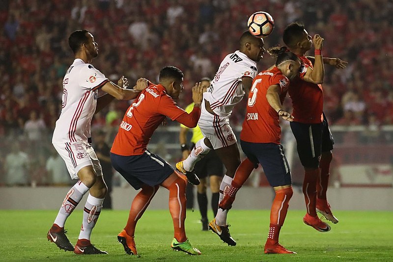 O Flamengo precisa vencer o Independiente por dois gols de diferença para conquistar a inédita Copa Sul-Americana
