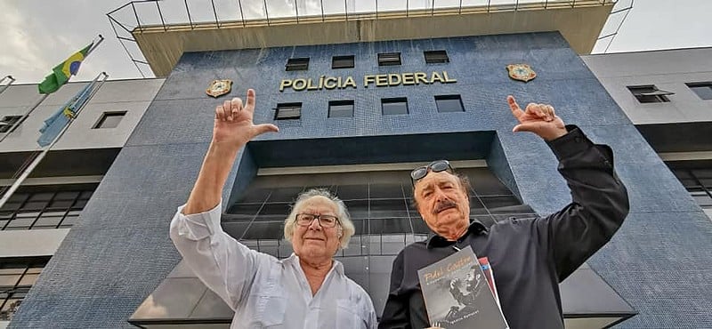 Todas as quintas-feiras, Lula recebe, em Curitiba (PR), a visita de amigos e companheiros de militância