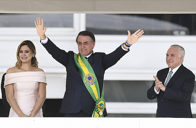 El presidente Jair Bolsonaro, la primera dama Michelle Bolsonaro y el ex presidente Michel Temer